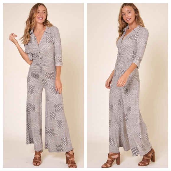 #31 Chic Wide Leg 3/4 Sleeves Printed Romper - Picture 2 of 3